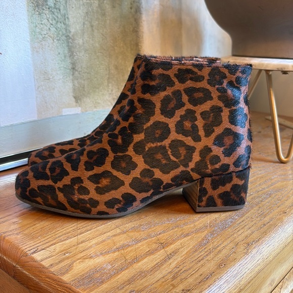 🥦 NWT Gentle Souls Ella booties leopard print calf hair: